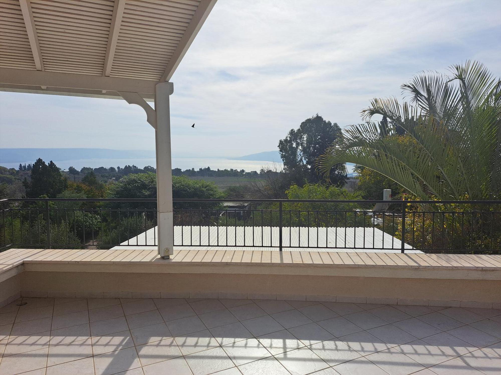 למרפסת La Balcona Apartman Chorazim Kültér fotó